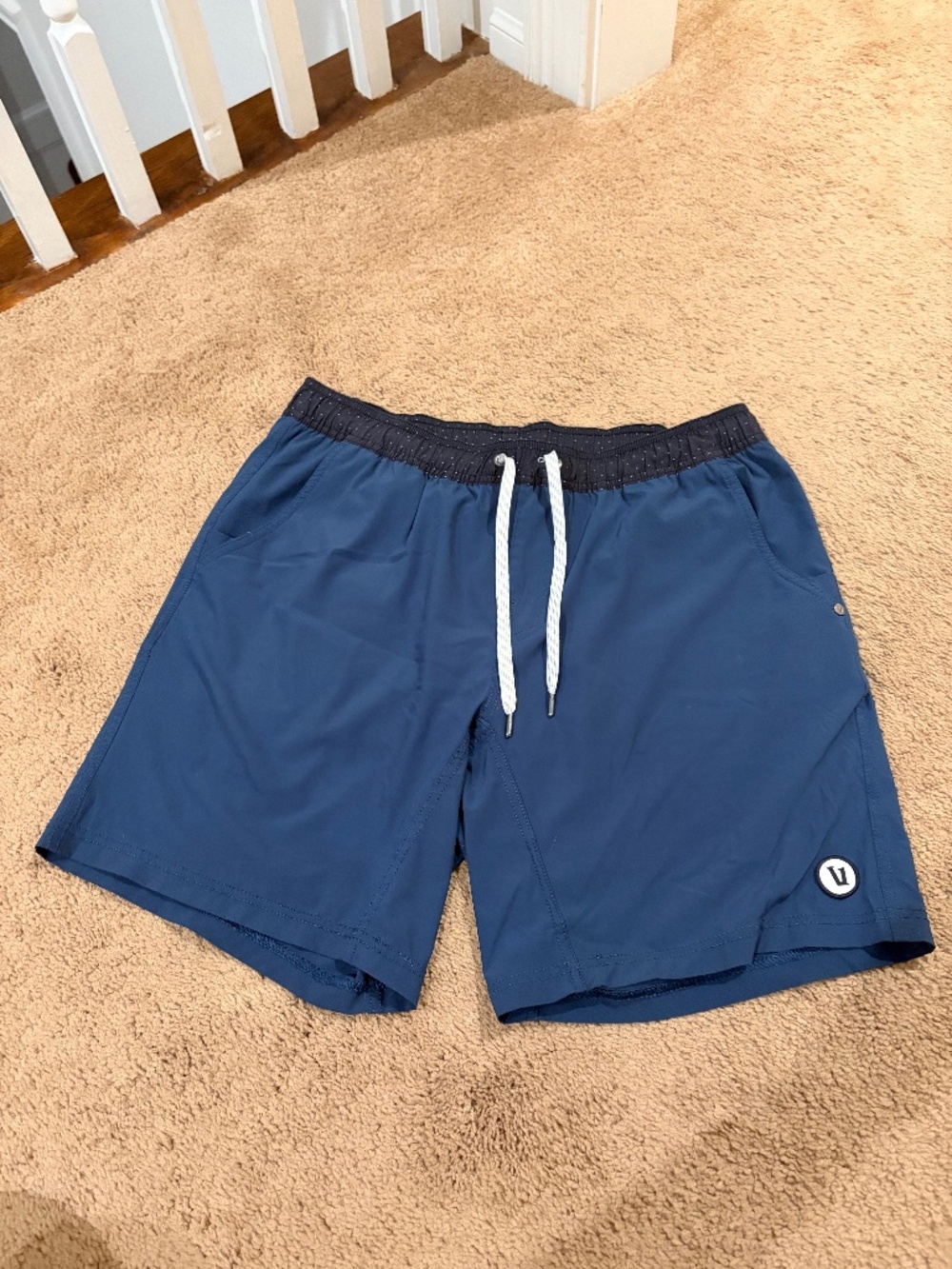 Vuori Men Kore Lined 7” Inseam Indigo - Large